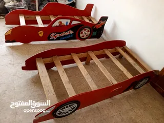  13 تختين على شكل هيكل سيارة مستعملة للبيع