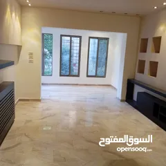  16 خلدا ـ شقه ارضيه فارغه للايجار ـ 200 متر داخلي  200 متر خارجي + حديقه مشجره - كراج خاص