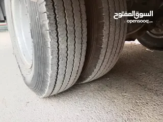  4 باص نقل طلاب باسم مدرسة . نوع افيكو للبيع موديل 2001 مرخص الى شهر 12