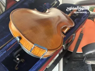  2 كمان تشيكي 4/4 حاله ممتازه جدا عمره 35 سنه صناعه يدويه صوت رائع