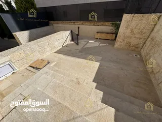  19 شقة مميزة - خلدا - 4نوم 1ماستر - 300م داخلي - ارضية مع ترسات وحديقة بمساحة 400م - قرب الخدمات