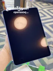  4 Ipad Air5 used for sale ///// ايباد اير5 مستعمل مع كرتونه واغراض وكالة ومكفول