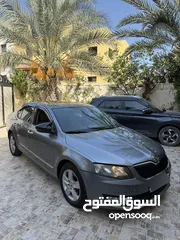  1 سكودا اوكتافيا 2013 جير عادي ترخيص وتامين شامل اضافات فل فحص بالورقة جديدة كلياً