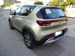  3 KIA SONET COMPACT SUV UNDER WARRANTY AVAILABLE ON MONTHLY INSTALLMENT OR CASH