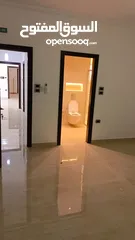  27 شقه فارغه فاخره ومميزه جدا  سوبر ديلوكس للايجار لم تسكن بعد التجديد نهائيا 200متر