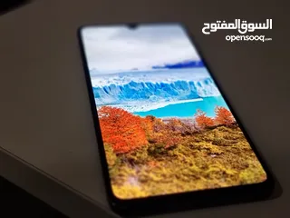  3 Huawei Mate 20X