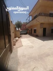  7 منزل للبيع على شارع 100 مطل منطقة جميلة جدا و هاذيه