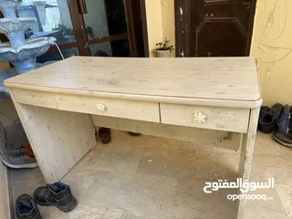  1 طاوله مكتبيه ب 10