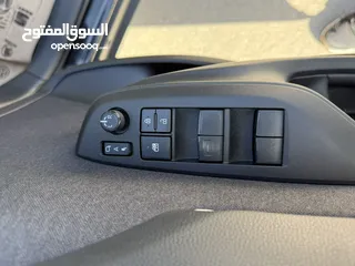  20 تويوتا ياريس كروس ترخيص 2022  محرك 1500 هايبرد  جير أوتوماتيك  172 حصان هاندبريك كهربائي عداد 61000