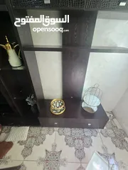  2 بوفيه خشب مطعم بنقشة جلد الافعي بحاله جيده