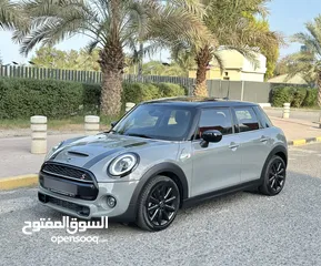  1 Mini cooper S 4 doors full option 38,000km only 2019 undewarranty excellent conditions