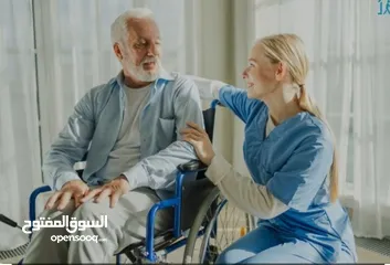  1 ممرض منزلي ورعاية كبار السن