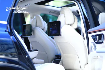  18 للبيع  مرسيدس MERCEDES EQS 580 SUV 4MATIC  موديل 2023  كهربائية بالكامل  7 مقاعد  فل كامل