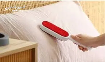  5 اداة فرشاية  ازالة وبر قطه او كلب  عن الملابس و الوسائد  و الكنب او السرير  الوبر العالق من القطط  و