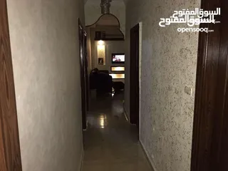  6 شقة للبيع في أم زويتيه