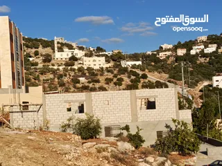  9 بيت عظم للبيع  مكون من ثلاثة طوابق عظم للبيع  عجلون الهاشميه  اطلاله بانوراما  قرب التلفريك