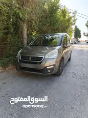  1 بيجو بارتنر 2017 للبيع كاش فقط بحالة ممتازة