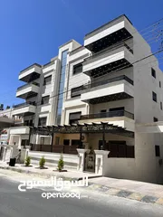  18 شقة طابق ثاني للبيع في تلاع العلي مقابل الجامعة الاردنية 215م