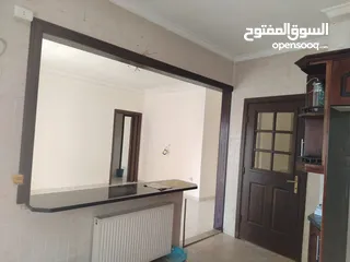  10 الرابية شقة لقطة للبيع قرب إشارة السفارة الصينية طابق ثاني