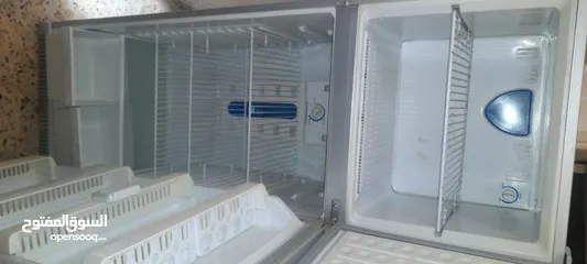  3 ثلاجه ماسترال  12 قدم لون سلفر  توفير كهربا وتبريد هوا  لسه بالجلاتين