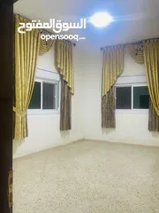  17 شقق سكنيه للإيجار موقعها الخليل راس الجوره مقابل كازيه زيد للمحروقات طابق ارضي