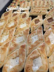  13 مطعم معجنات للبيع يعمل منذ 1995لغايه الان بشكل ممتاز  موقع ممتاز وله زبائن تبحث عن الجوده والطعم