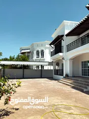  24 فيلا للايجار في العذيبة الشمالية مطلة على البحر- Villa for rent in Al Azaiba north