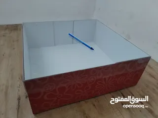  7 علب كرتون و باكيتات