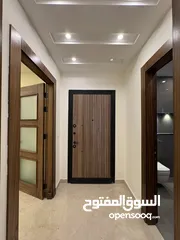  12 شقة مميزة باجمل مناطق النخيل مساحة 233م داخلي + 330م خارجي مع حديقة طابق شبه ارضي