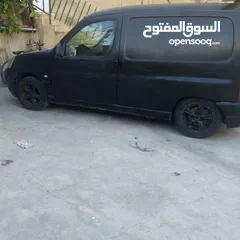  3 سياره فان برلنجو 2006 سوداء
