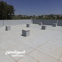  12 للبيع في عابود شاليه مساحة واسعة