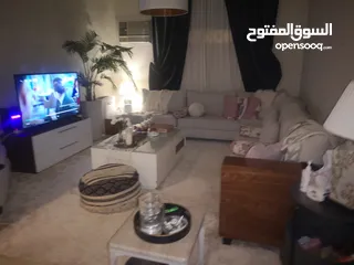  1 كنب له شهرين فقط وبسعر مغري