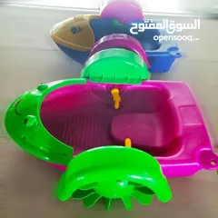  18 قوارب مائية مع بدالات تجديف بلاستيك فاخر ضد الكسر.