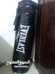  1 كيس ملاكمه حجم كبير مستعمل بحال الجديد