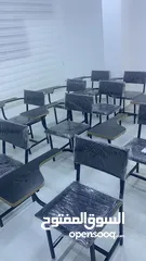  24 كراسي محاضرات و دروج مدرسية و الواح وايت بورد