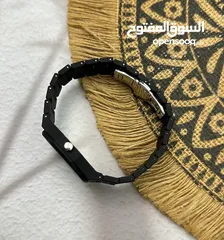  3 ساعه ذات ارقام عربي بكل الالوان