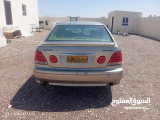  4 لكزس GS300 موديل 2000 للبيع