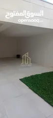  13 في أرقى مناطق الرابية شقة أرضية 400م بإطلالة مميزة جدا وبتشطيبات فلل/ ref 5085