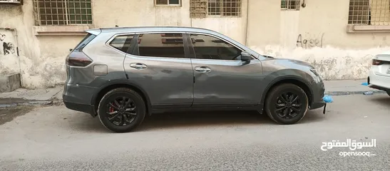  1 Nissan X-Trail 2015 (PRICE NEGOTIABLE)