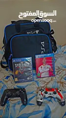  2 ps4 slim 1tb with 2 controllers