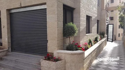  1 صالحه لسكن أو تجارية طابق ارضي باب سحاب كل اشي جاهز
