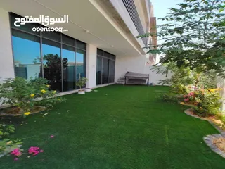  4 للبيع فيلا فاخرة سوبر ديلوكس في امارة الشارقة منطقة الحوشي نظام smart homeخيارك الافضل للعيش برفاهية