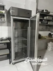  8 معدات مطعم كاملة بحالة ممتازة وبسعر مناسب