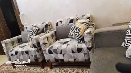  3 طقم كنب للجلوس او الضيوف