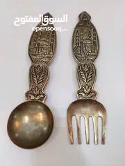  2 مجموعة ملعقة وشوكة من النحاس الثقيل على الطراز الشرق أوسطي.