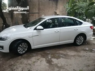 4 لافيدا 2019 فحص كامل طلعتها زيرو من الحرة  مالك اول ماشية  88 الف عداد حقيقي  بحالة الوكالة بطارية م