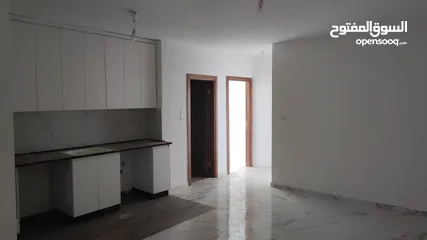  4 شقه مميزه للايجار عين مصباح مناسبه جدا لعرسان أو عائله صغيره