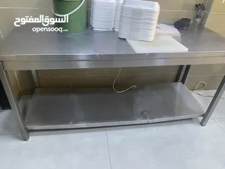  4 عده مطعم للبيع  كامله للبيع بسعر حرق