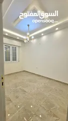  2 شقة للايجار بدون اثاث في دهماني عمارة جديدة