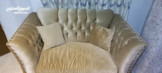  4 طقم كنت تفصيل لون بيج معرق كامل للبيع كامل 11 مقعد مع مساند استعمال عرسان  استعمال اقل من سنة